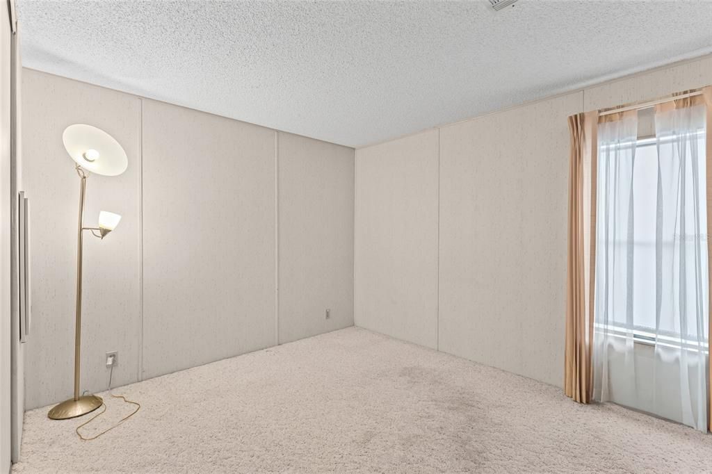 For Sale: $299,999 (2 beds, 2 baths, 1127 Square Feet)