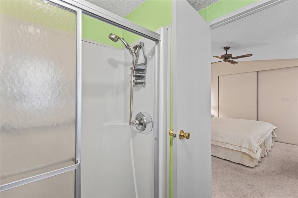 For Sale: $299,999 (2 beds, 2 baths, 1127 Square Feet)