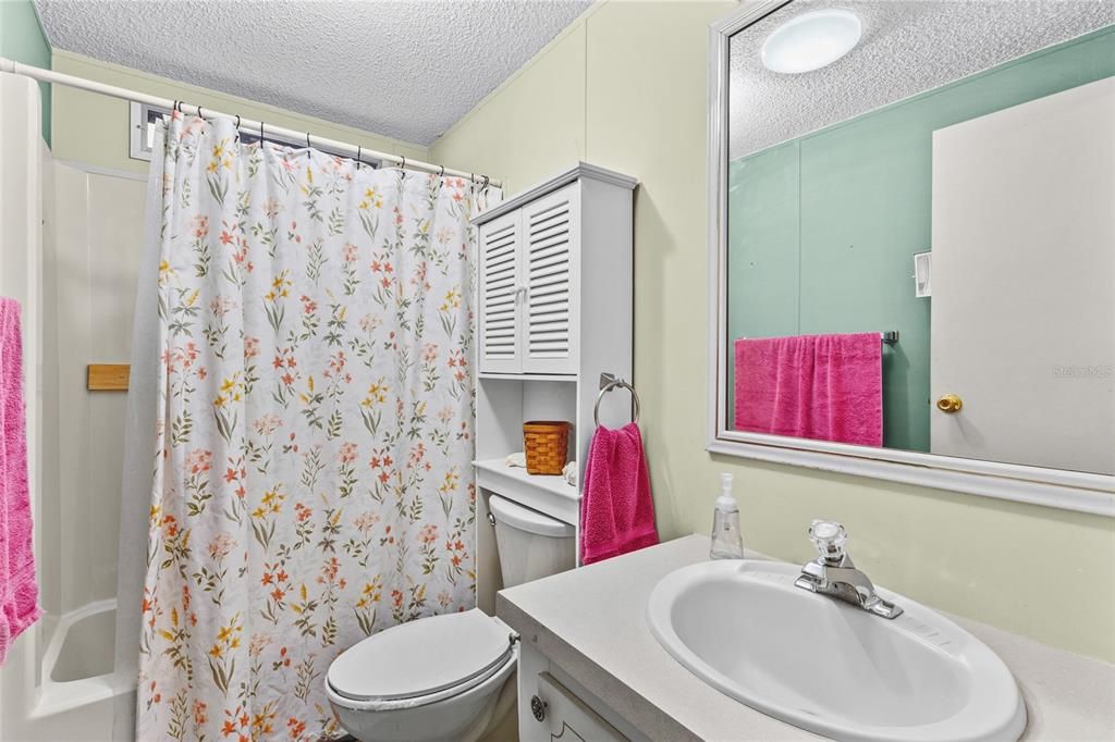 For Sale: $299,999 (2 beds, 2 baths, 1127 Square Feet)