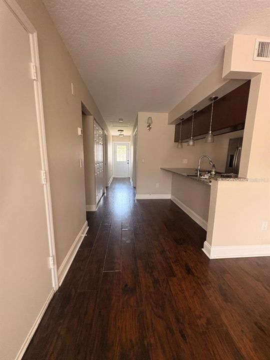 For Rent: $2,000 (3 beds, 2 baths, 1072 Square Feet)