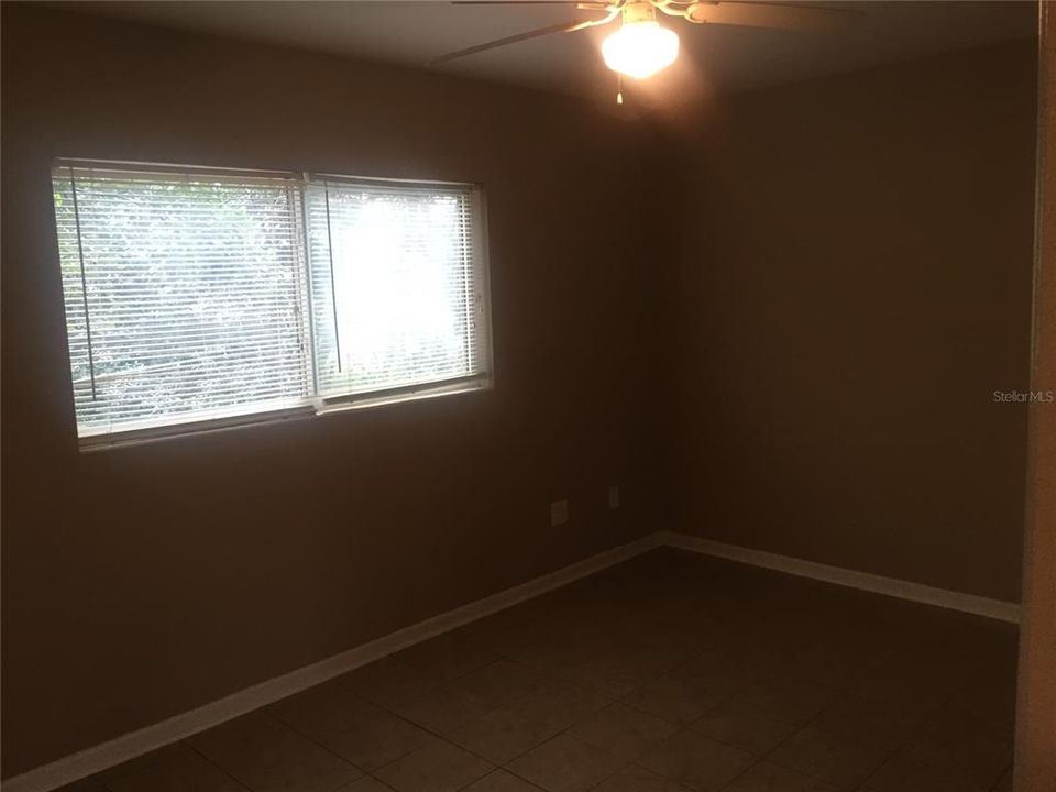 В аренду: $1,875 (3 спален, 2 ванн, 1210 Квадратных фут)
