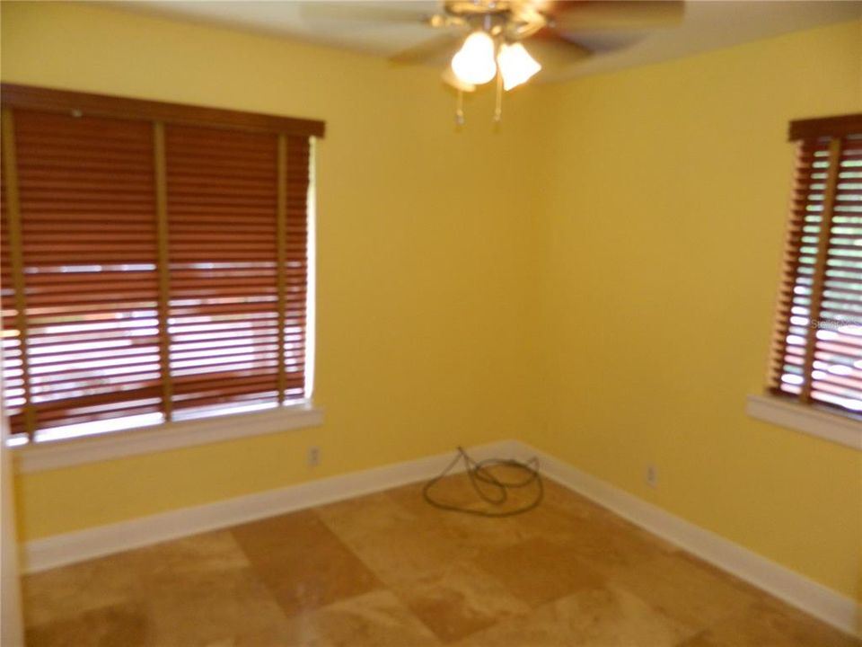 For Rent: $2,000 (3 beds, 3 baths, 1487 Square Feet)