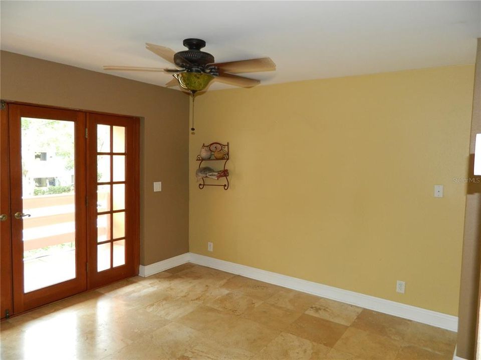 For Rent: $2,000 (3 beds, 3 baths, 1487 Square Feet)