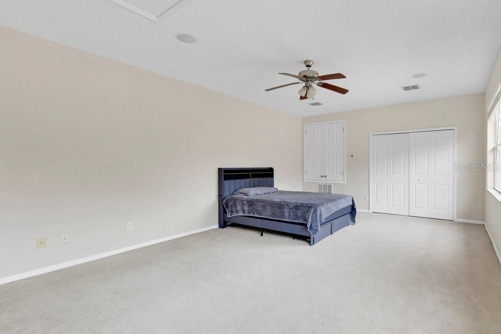 For Sale: $560,000 (4 beds, 3 baths, 3031 Square Feet)