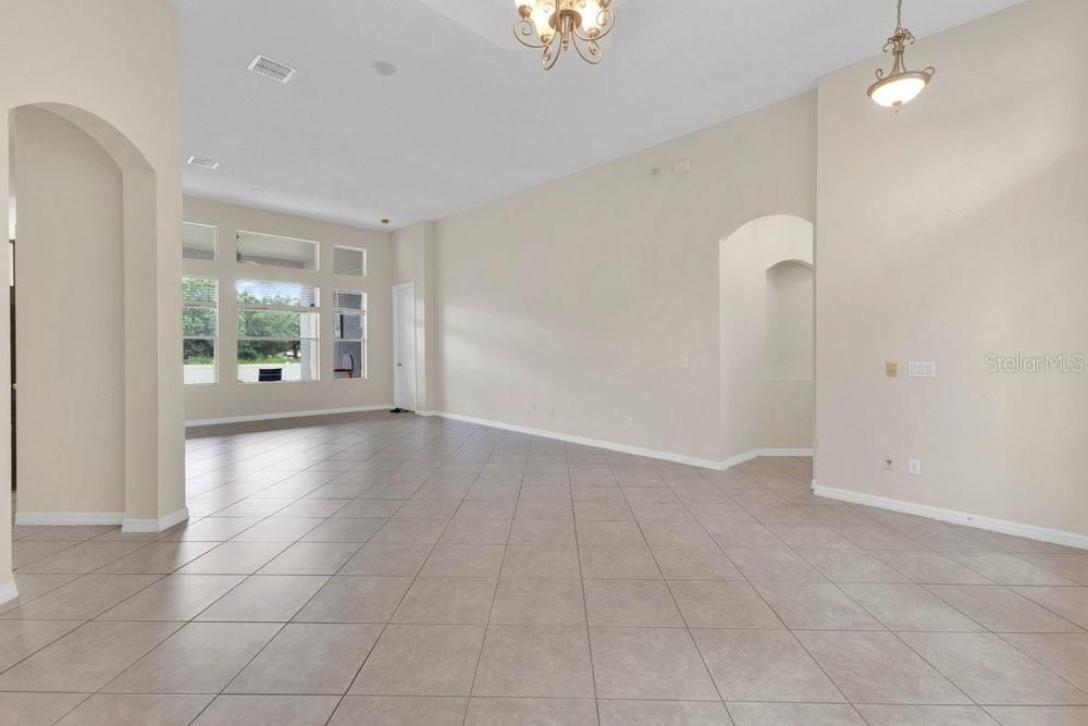 For Sale: $560,000 (4 beds, 3 baths, 3031 Square Feet)