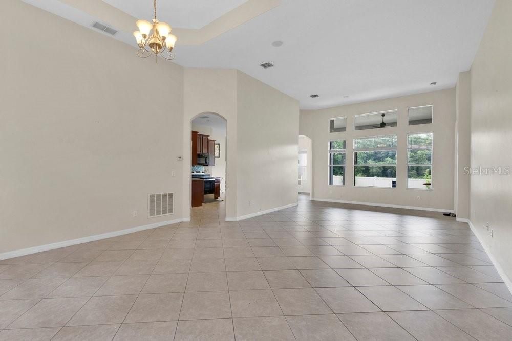 For Sale: $560,000 (4 beds, 3 baths, 3031 Square Feet)