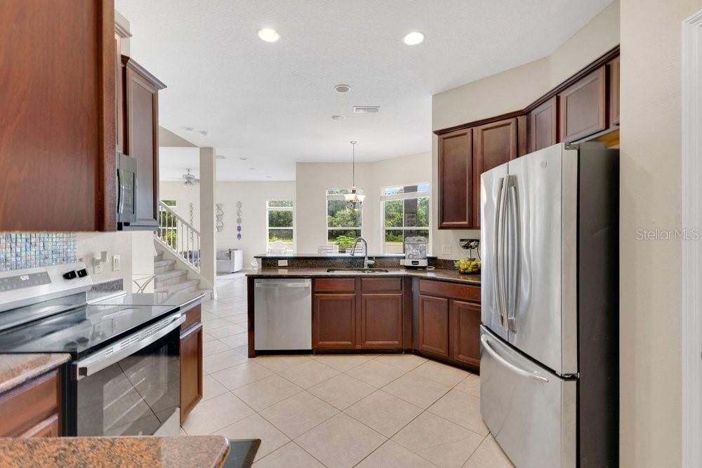For Sale: $560,000 (4 beds, 3 baths, 3031 Square Feet)