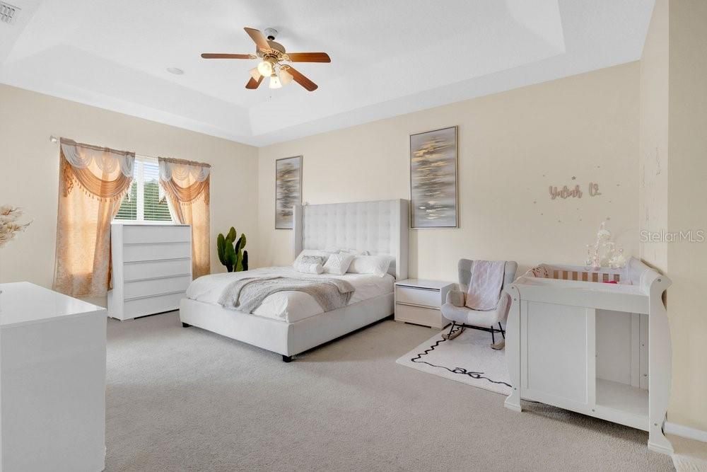 For Sale: $560,000 (4 beds, 3 baths, 3031 Square Feet)