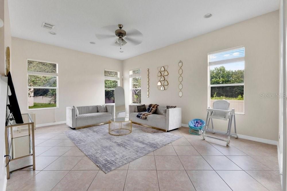 For Sale: $560,000 (4 beds, 3 baths, 3031 Square Feet)