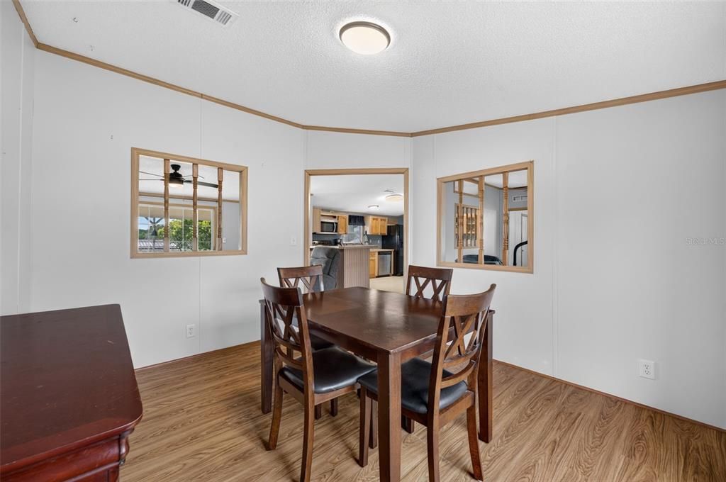 For Sale: $264,900 (3 beds, 2 baths, 1558 Square Feet)