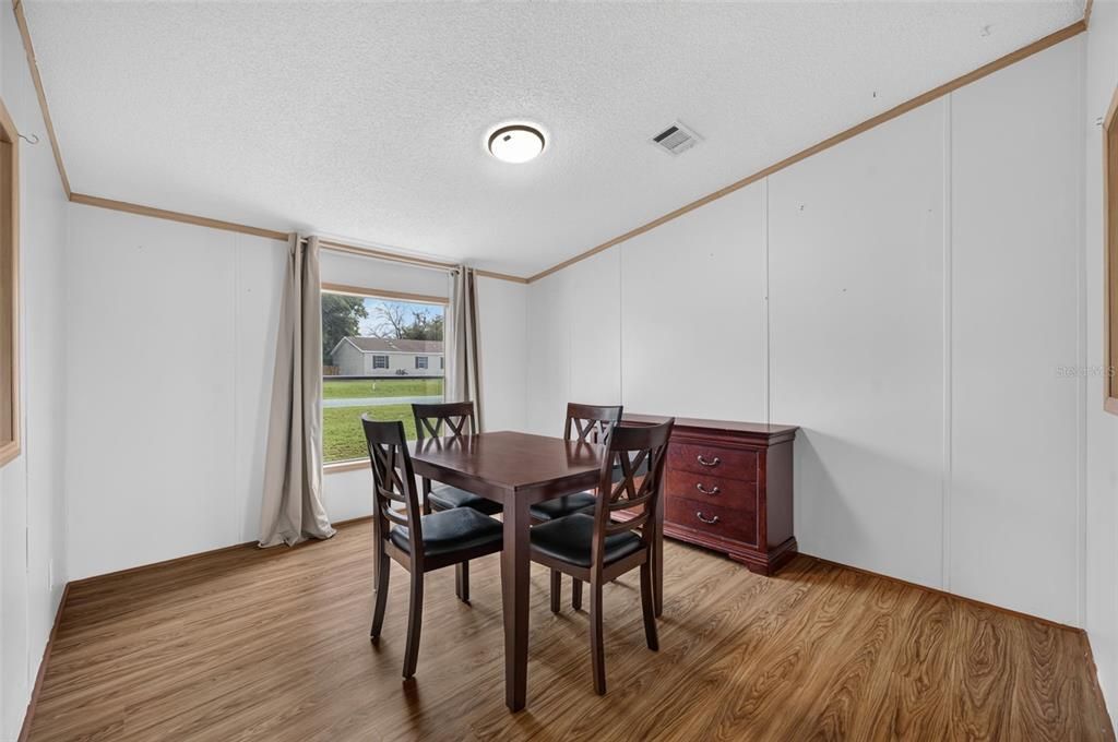 For Sale: $264,900 (3 beds, 2 baths, 1558 Square Feet)