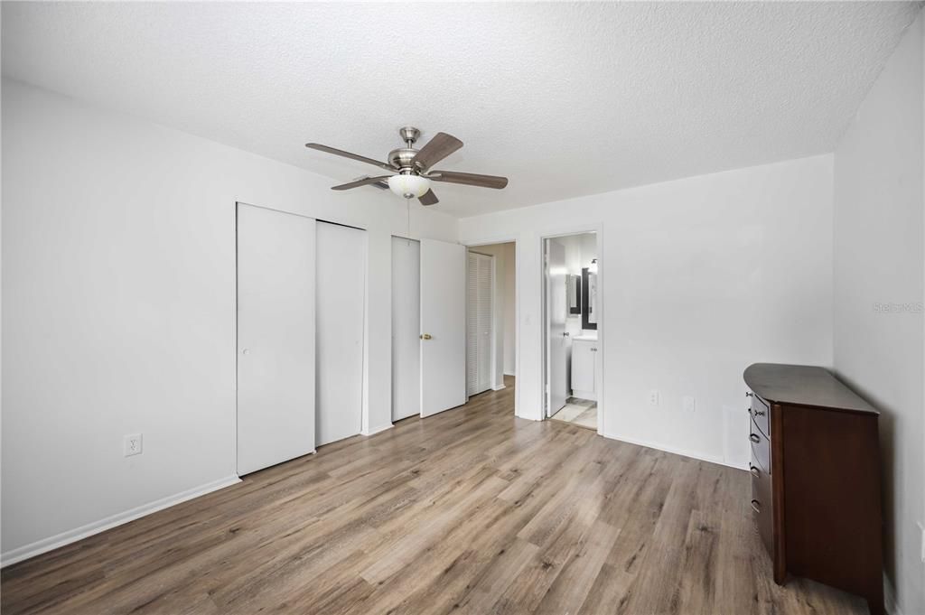 For Sale: $145,000 (2 beds, 2 baths, 967 Square Feet)