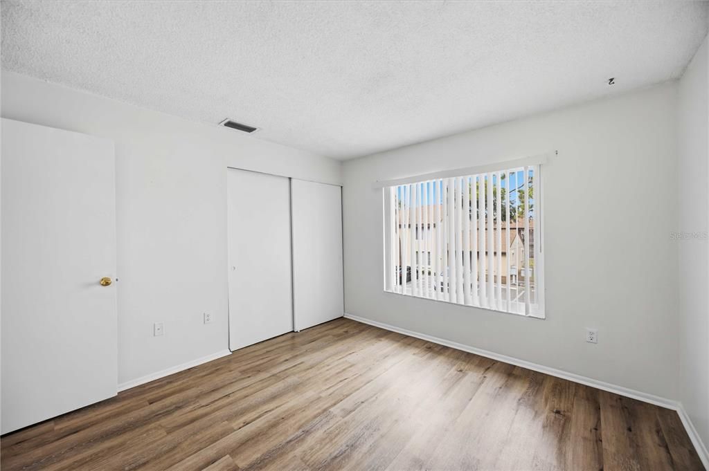 For Sale: $145,000 (2 beds, 2 baths, 967 Square Feet)