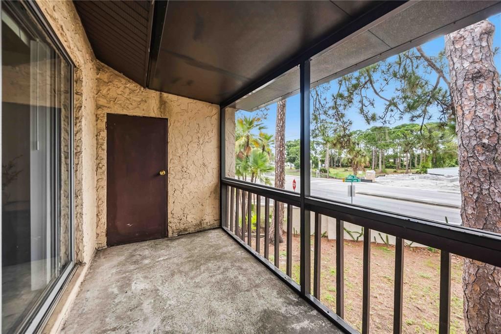 For Sale: $145,000 (2 beds, 2 baths, 967 Square Feet)