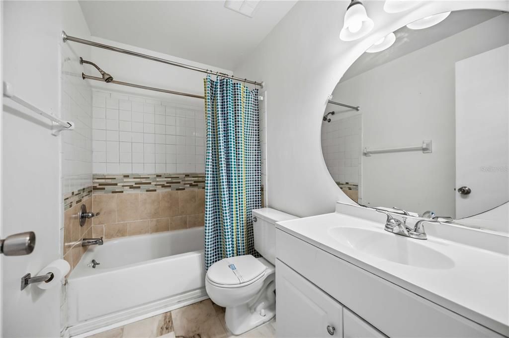 For Sale: $145,000 (2 beds, 2 baths, 967 Square Feet)