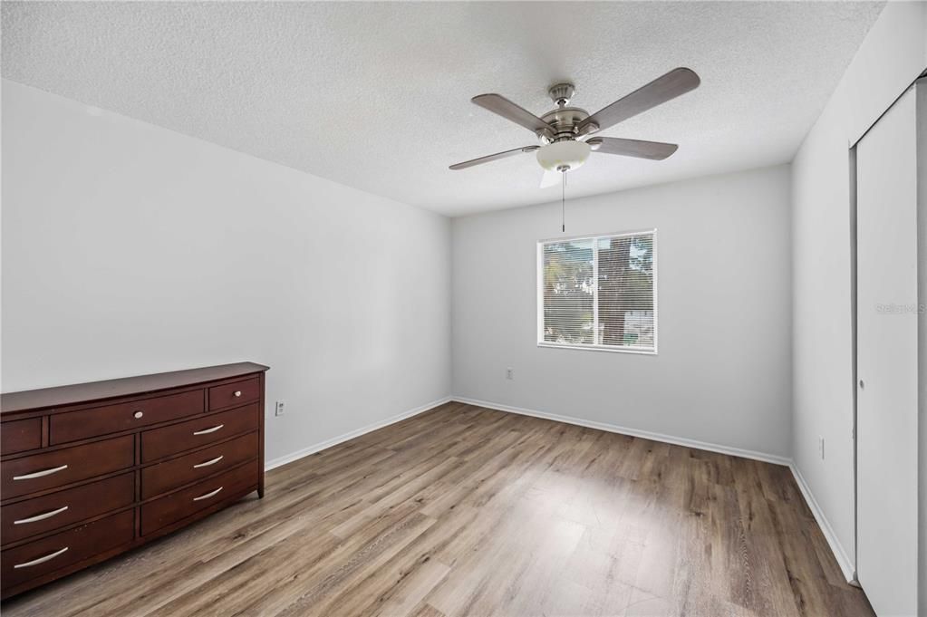 For Sale: $145,000 (2 beds, 2 baths, 967 Square Feet)