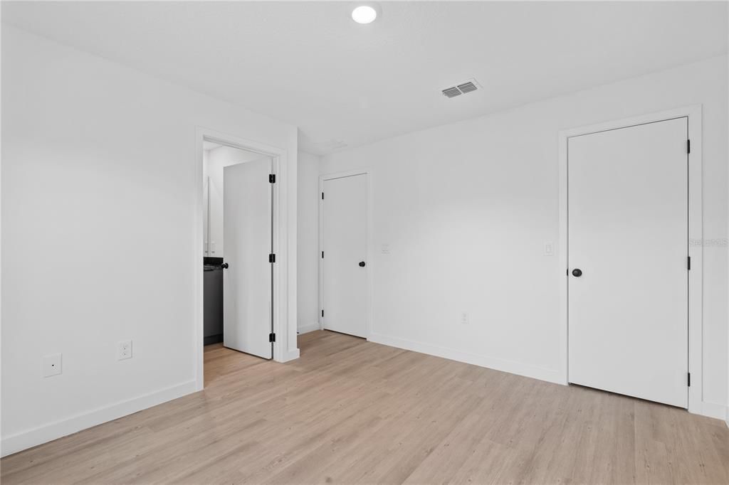 В аренду: $1,950 (3 спален, 3 ванн, 1361 Квадратных фут)