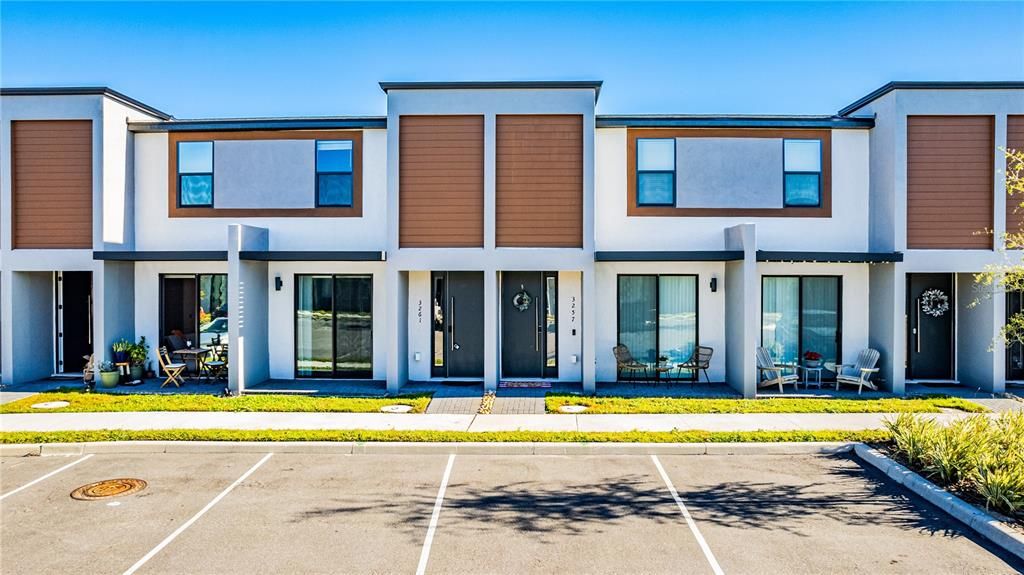 В аренду: $1,950 (3 спален, 3 ванн, 1361 Квадратных фут)
