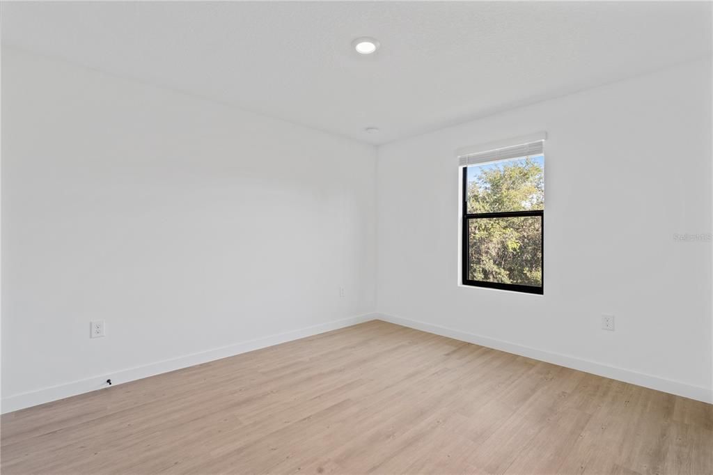 В аренду: $1,950 (3 спален, 3 ванн, 1361 Квадратных фут)