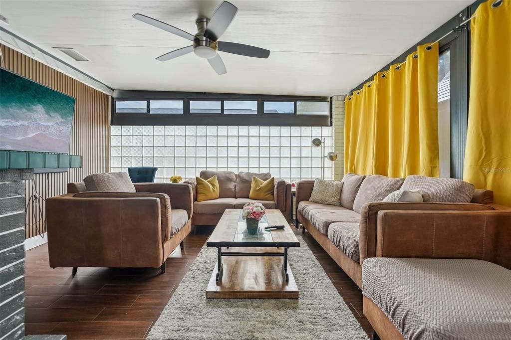 En Venta: $469,900 (3 camas, 2 baños, 1892 Pies cuadrados)