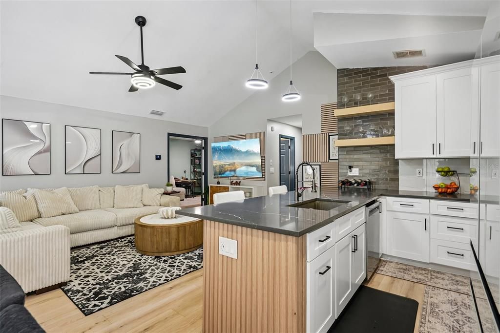 En Venta: $469,900 (3 camas, 2 baños, 1892 Pies cuadrados)