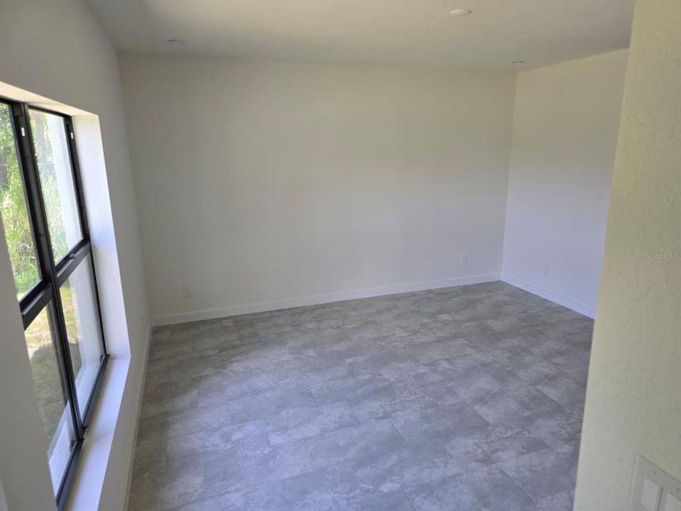 En Renta: $2,050 (3 camas, 2 baños, 1706 Pies cuadrados)