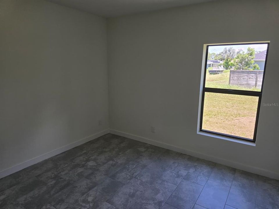 En Renta: $2,050 (3 camas, 2 baños, 1706 Pies cuadrados)