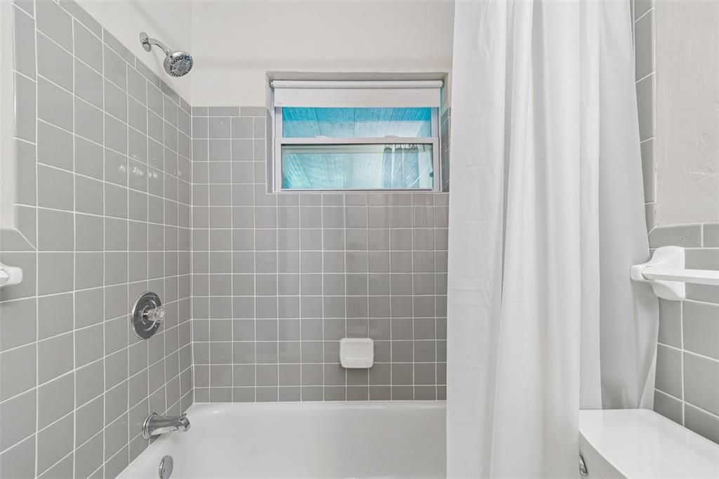 В аренду: $2,500 (2 спален, 1 ванн, 981 Квадратных фут)