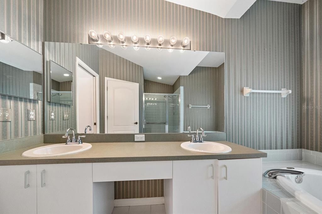 For Sale: $479,500 (3 beds, 2 baths, 2100 Square Feet)