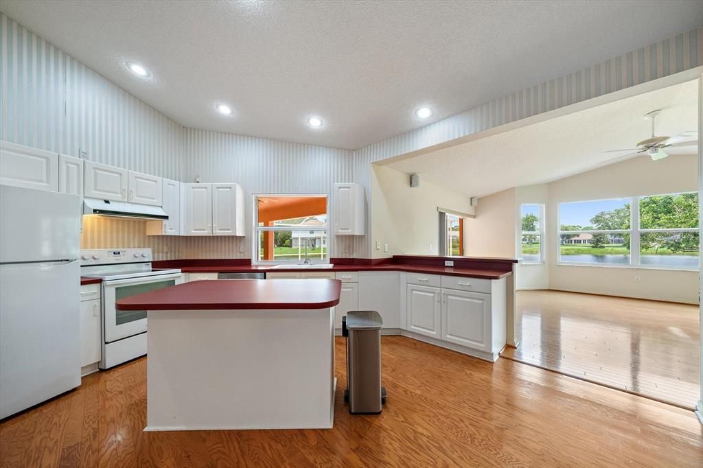 For Sale: $479,500 (3 beds, 2 baths, 2100 Square Feet)