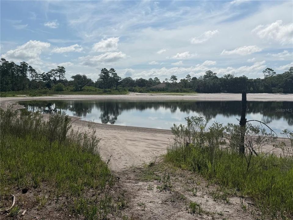 На продажу: $37,000 (0.59 acres)