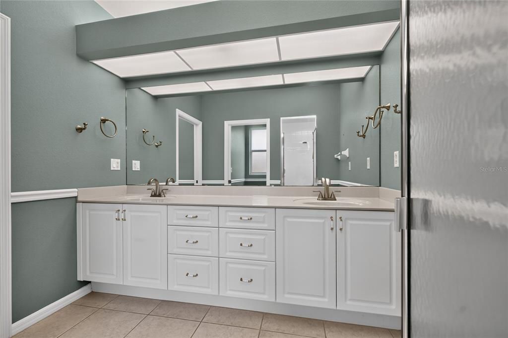 For Sale: $359,000 (4 beds, 2 baths, 2006 Square Feet)