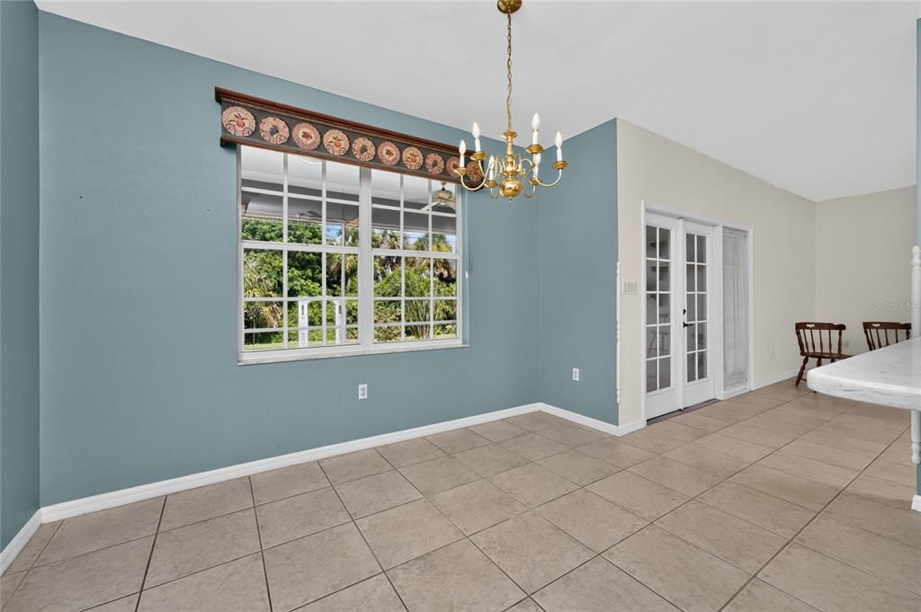 For Sale: $359,000 (4 beds, 2 baths, 2006 Square Feet)