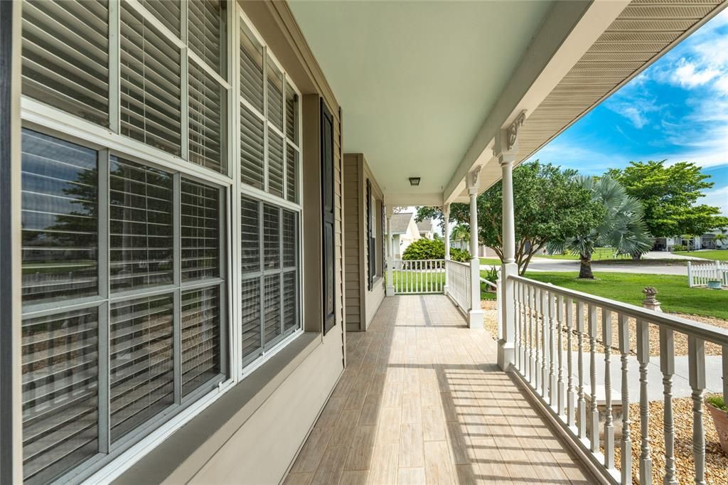 For Sale: $359,000 (4 beds, 2 baths, 2006 Square Feet)