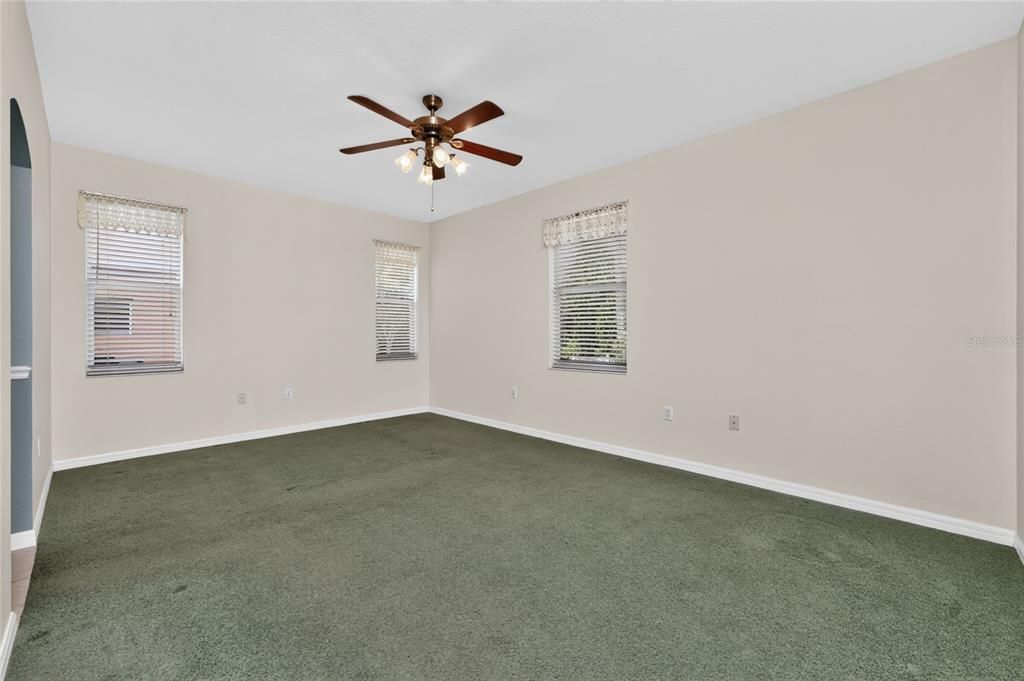 For Sale: $359,000 (4 beds, 2 baths, 2006 Square Feet)