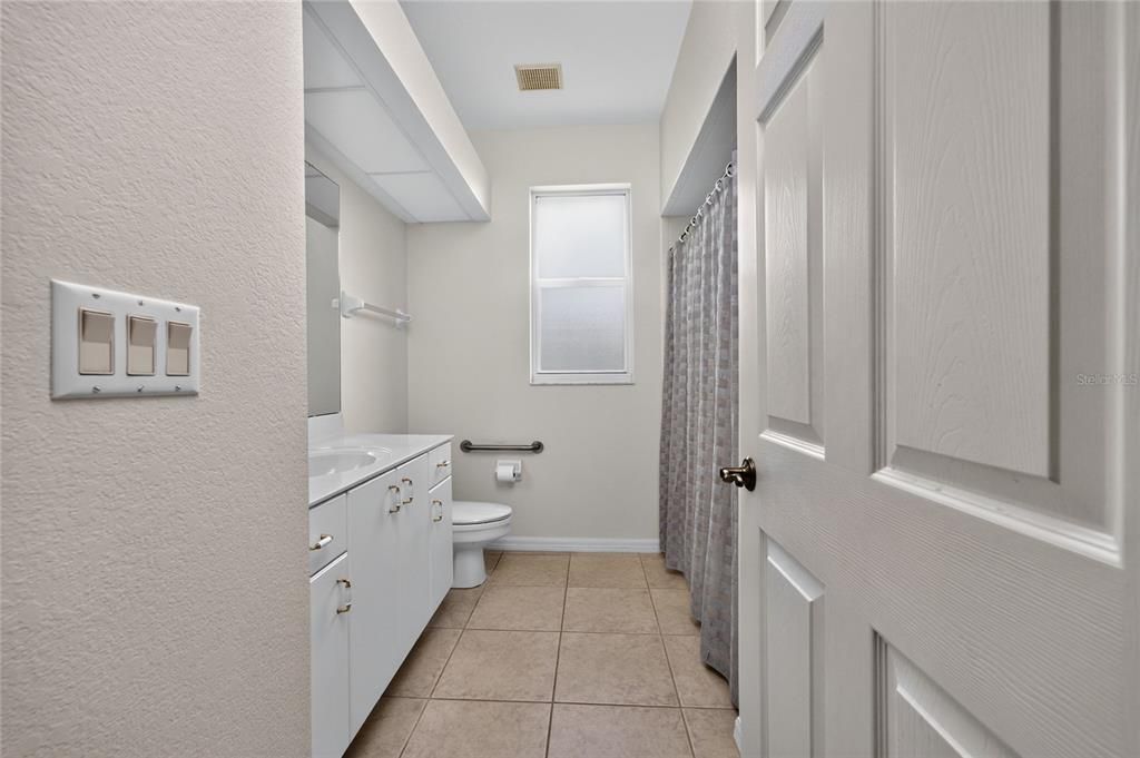 For Sale: $359,000 (4 beds, 2 baths, 2006 Square Feet)