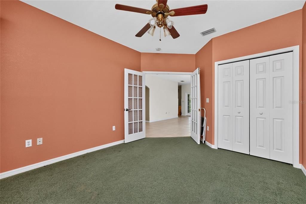 For Sale: $359,000 (4 beds, 2 baths, 2006 Square Feet)