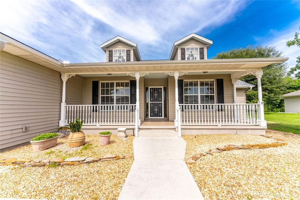 For Sale: $359,000 (4 beds, 2 baths, 2006 Square Feet)
