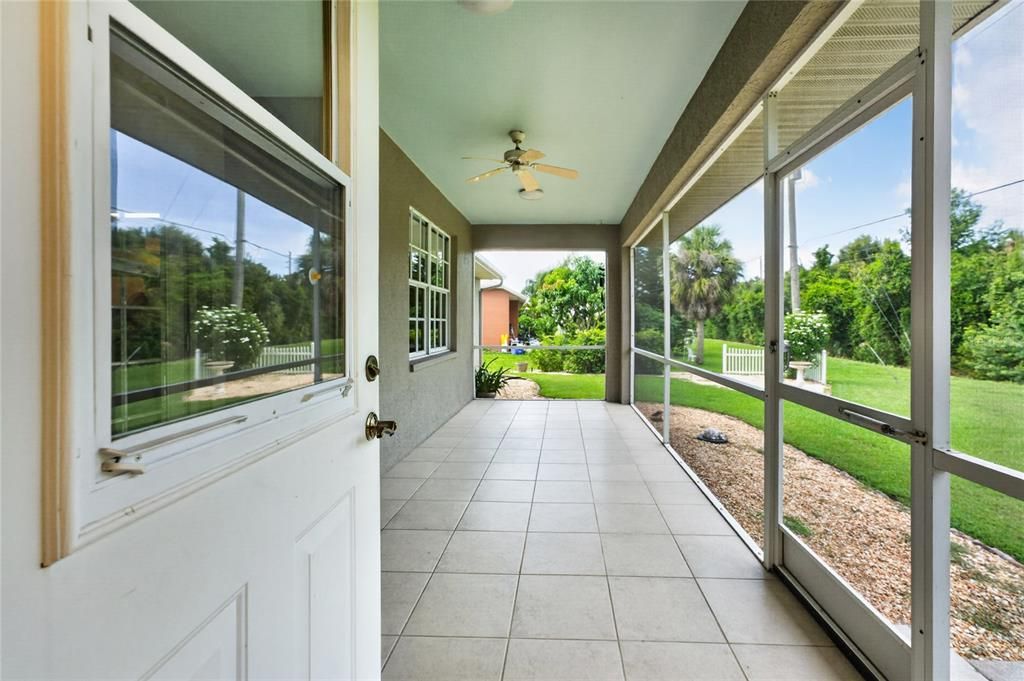 For Sale: $359,000 (4 beds, 2 baths, 2006 Square Feet)