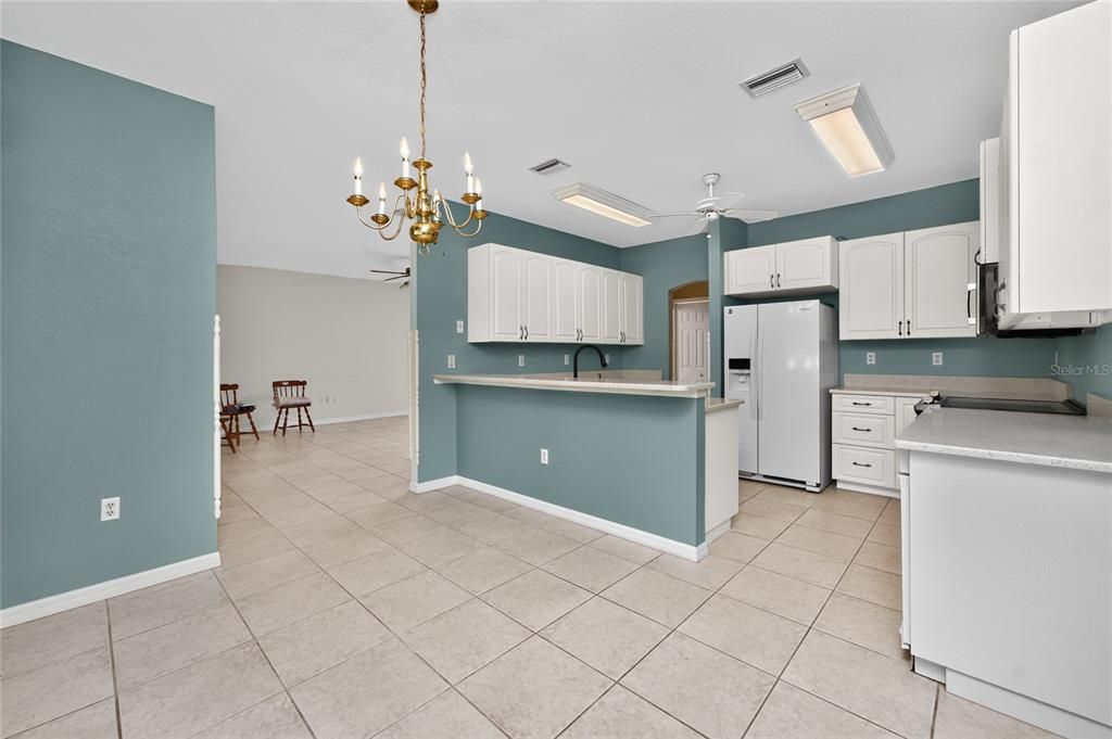 For Sale: $359,000 (4 beds, 2 baths, 2006 Square Feet)