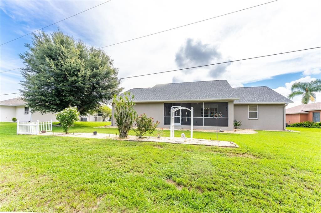For Sale: $359,000 (4 beds, 2 baths, 2006 Square Feet)