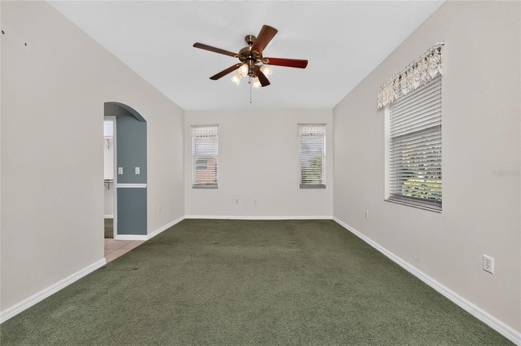 For Sale: $359,000 (4 beds, 2 baths, 2006 Square Feet)