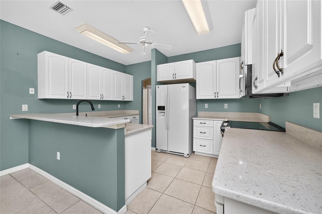 For Sale: $359,000 (4 beds, 2 baths, 2006 Square Feet)