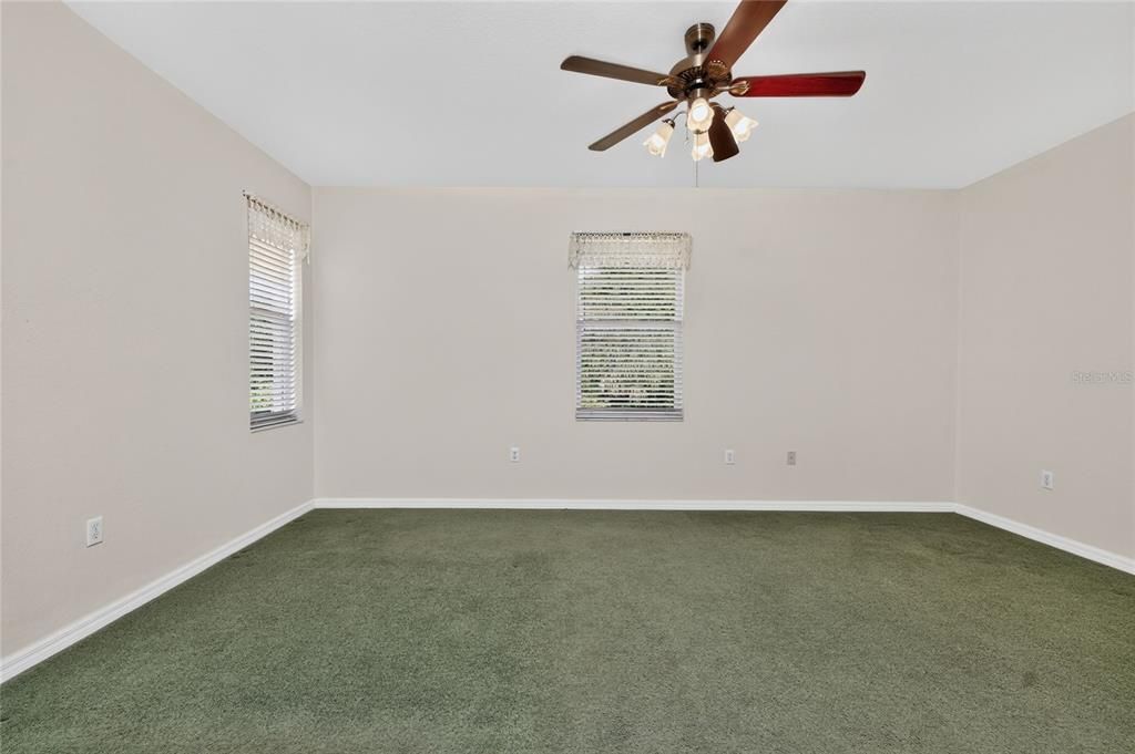 For Sale: $359,000 (4 beds, 2 baths, 2006 Square Feet)
