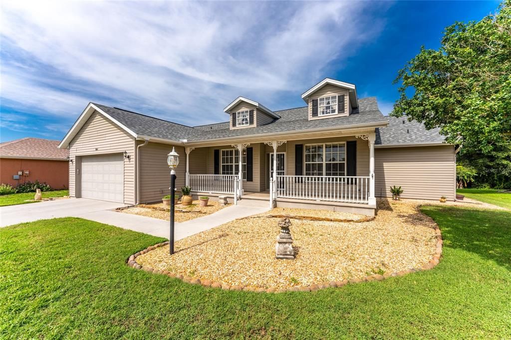 For Sale: $359,000 (4 beds, 2 baths, 2006 Square Feet)