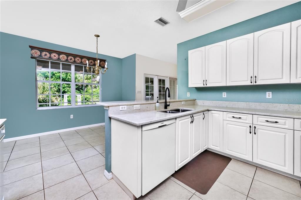 For Sale: $359,000 (4 beds, 2 baths, 2006 Square Feet)