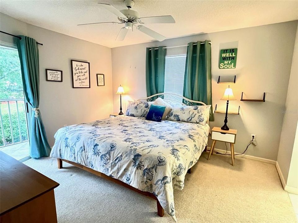 For Sale: $134,600 (2 beds, 2 baths, 1042 Square Feet)
