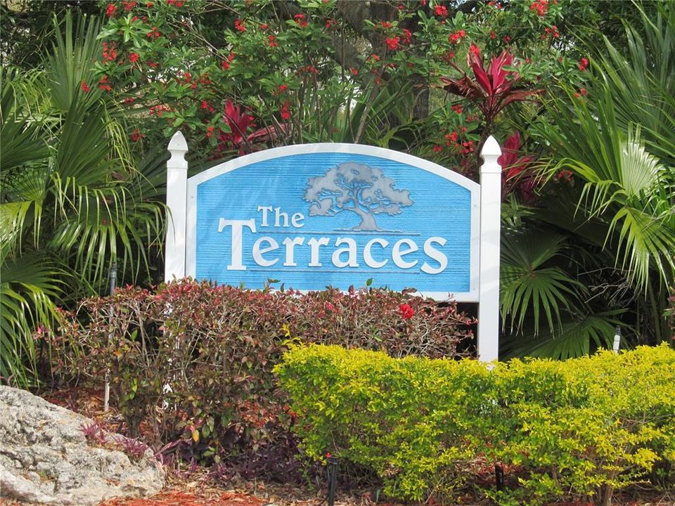 For Sale: $134,600 (2 beds, 2 baths, 1042 Square Feet)