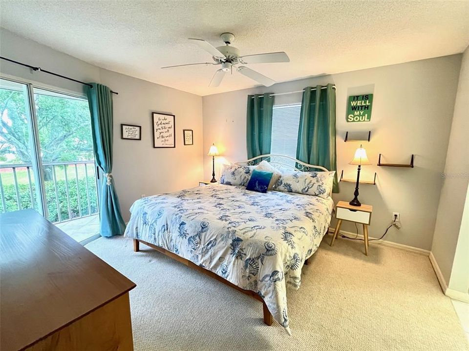 For Sale: $134,600 (2 beds, 2 baths, 1042 Square Feet)