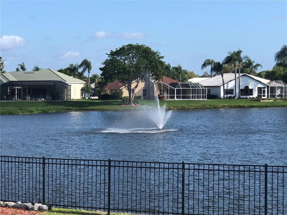 For Sale: $134,600 (2 beds, 2 baths, 1042 Square Feet)